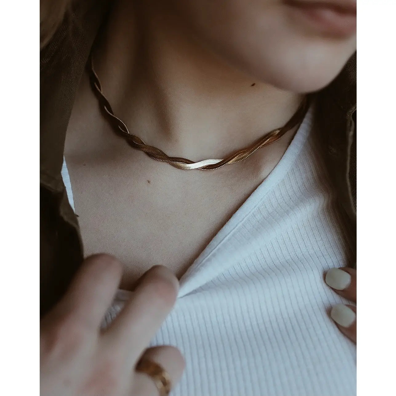 Double top herringbone necklace